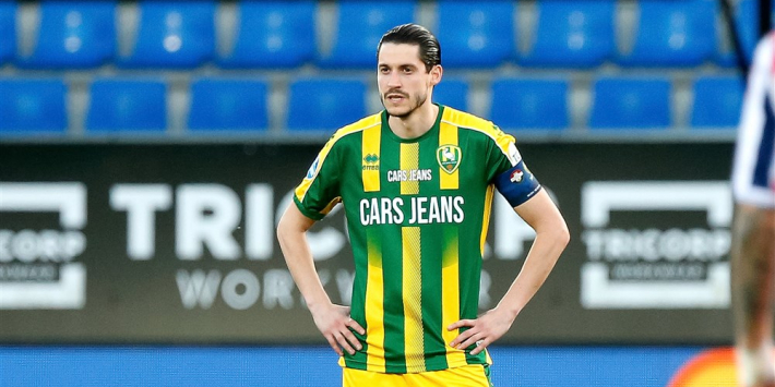 Vejinovic hekelt arbitrage: "Heel bijzonder, zeker met de VAR"