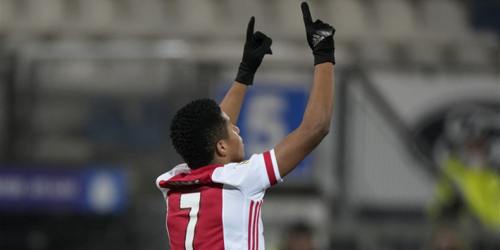 'Bij Ajax lieten de buitenspelers Neres en Antony het lelijk afweten'