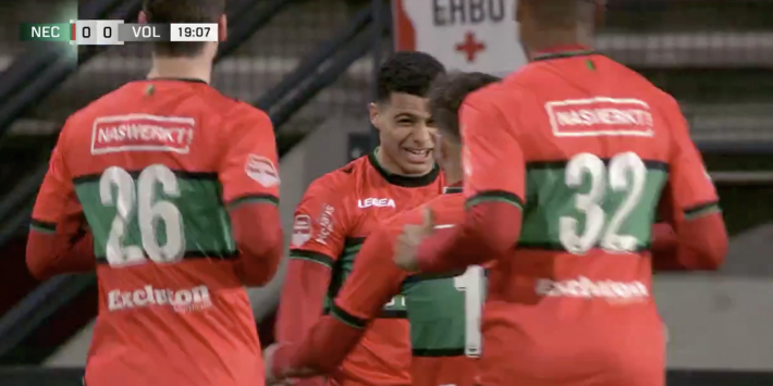 Tavsan krult vrije trap in de kruising tegen FC Volendam