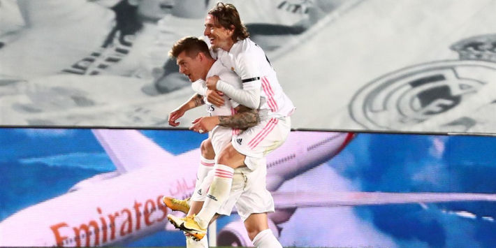 Real klopt Barça in Clásico en maakt titelstrijd nog spannender