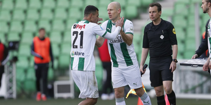 Robben stopt als hij opnieuw geblesseerd raakt