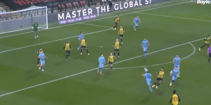Video: Hamer in de prijzen na kopbal van ruim twintig meter