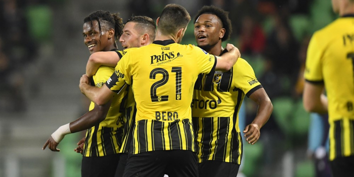 Vitesse zegeviert bij FC Groningen in krankzinnig duel