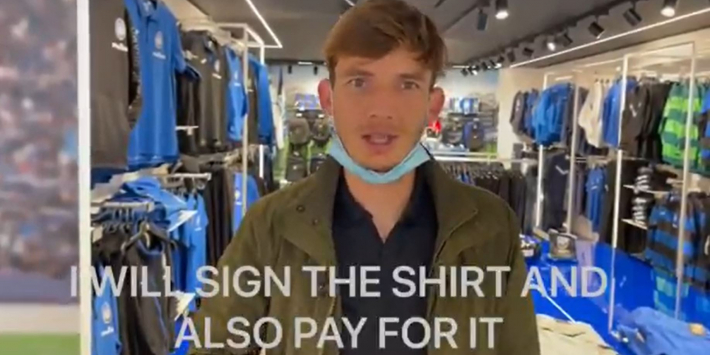 De Roon neemt lollige video op in Atalanta-fanshop