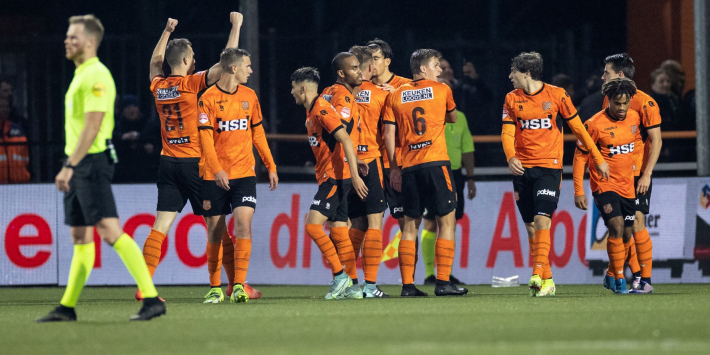 Volendam mag Almere-doelman bedanken, FC Emmen wint nipt