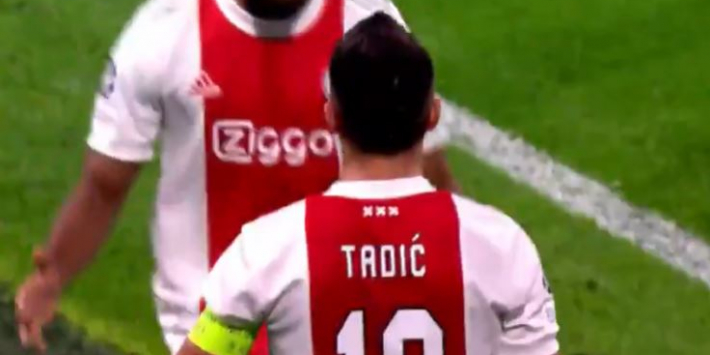 Knullige eigen goal: Ajax snel op voorsprong tegen Dortmund