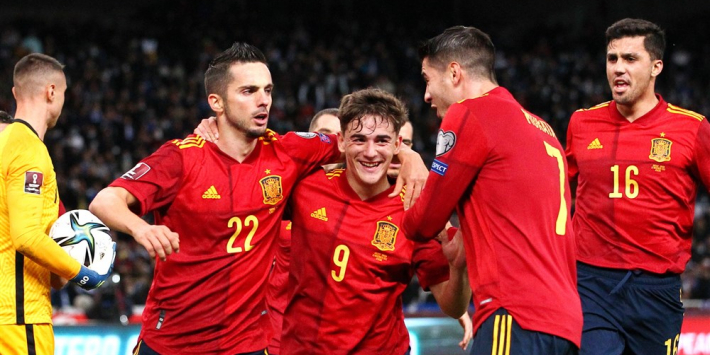 Spanje verzilvert gouden kans, geen WK voor John van 't Schip