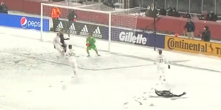 MLS-speler maakt sneeuwengel tijdens de wedstrijd en gaat viraal