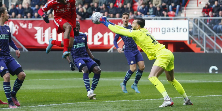 PSV-keeper Drommel dubbel door het stof: "Ereronde niet handig"