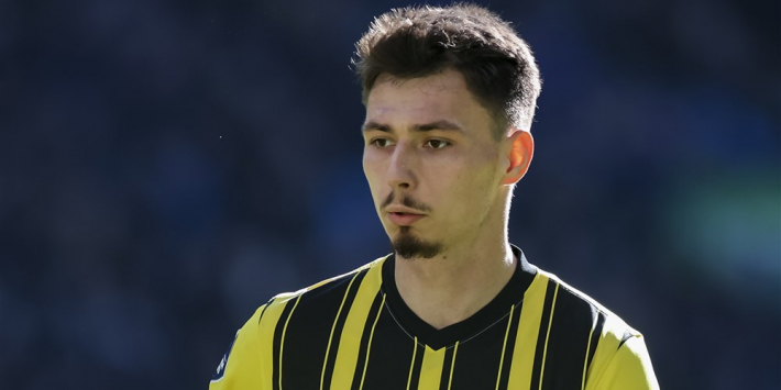 Vitesse neemt vanwege absurde situatie afscheid; Emmen strikt Heylen