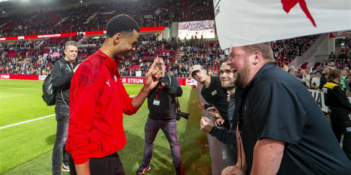 Gakpo geniet van spandoek bij PSV: "Een club naar mijn hart"