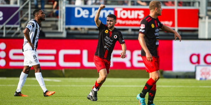 Feyenoord verlengt met Azarkan, talent wordt opnieuw verhuurd