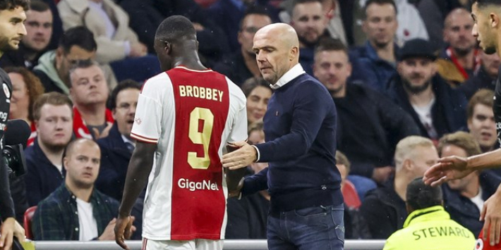 'Schreuder kan Brobbey tegen PSV niet opnieuw laten vallen'