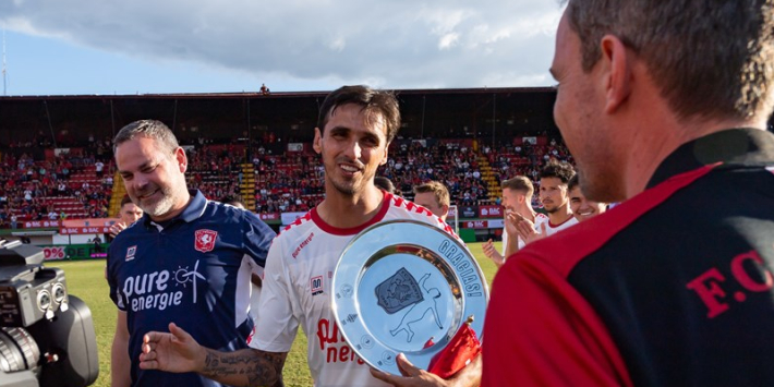 FC Twente trotse gast bij 'perfect' afscheid clublegende Bryan Ruiz