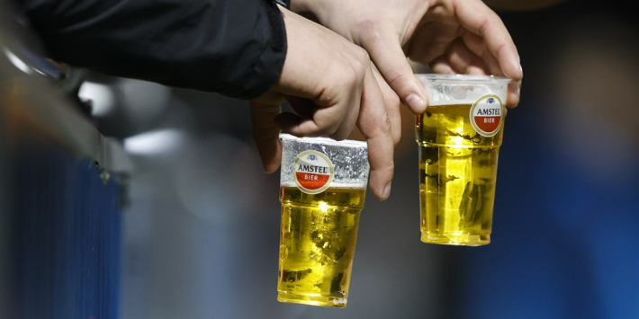 DENK-fractievoorzitter wil bier uit voetbalkantines verbannen