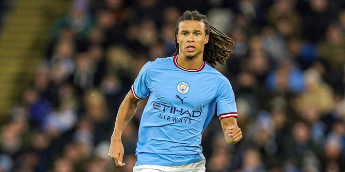 Aké weigert favorietenrol Manchester City in Engelse titelstrijd
