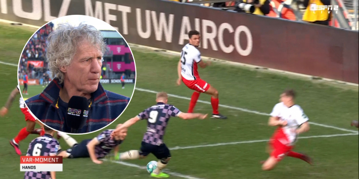 Scheidsrechter Alex Bos zorgt voor verbazing tijdens FC Utrecht - Go Ahead Eagles