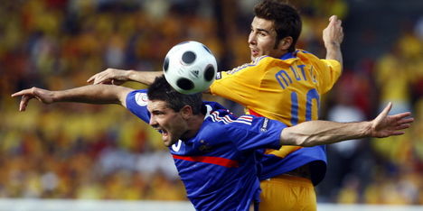 Toulalan en Abidal missen return tegen Ierland