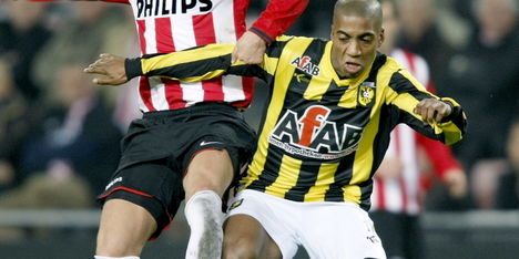 FC Omniworld huurt Snijders van Vitesse