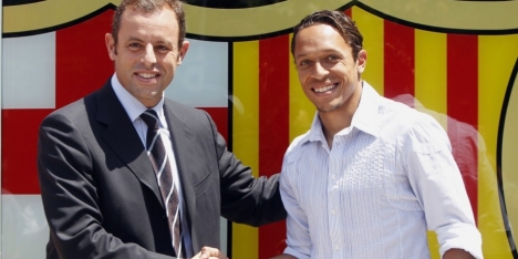 FC Barcelona rondt komst linksback Adriano af