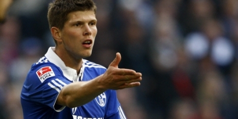 Huntelaar naar ziekenhuis met knieblessure