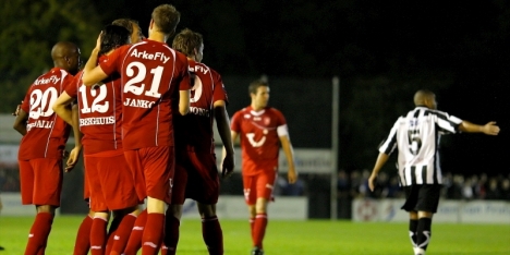 FC Twente niet in de problemen tegen Zwaluwen