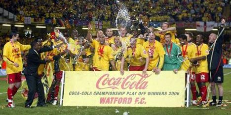Watford stoot door naar Premier League
