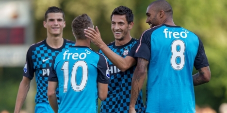 PSV haalt dubbele cijfers in eerste oefenduel