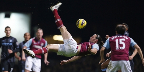 'Carroll ondergaat medische keuring bij West Ham'