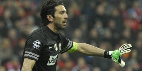 Buffon mist clash met Engeland, Sirigu vervanger
