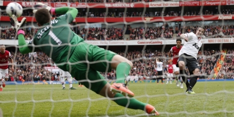 Wenger passeert rokende Szczesny voor duel met Stoke