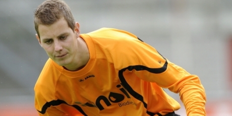 FC Emmen verlengt met keeper Woering