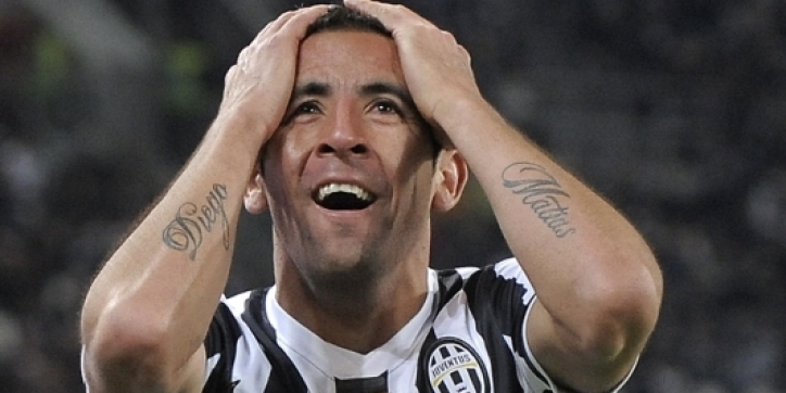 Juventus laat Chileen Isla naar Engeland vertrekken