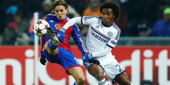 Voser verlaat kampioen Basel voor degradant Fulham