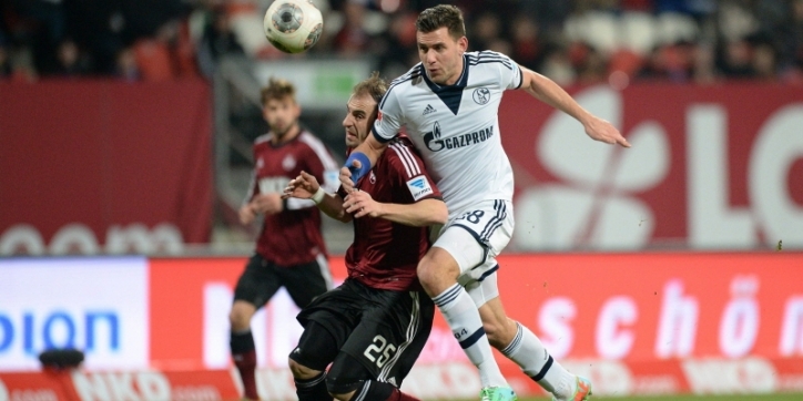 Schalke laat aanvaller Szalai naar Hoffenheim vertrekken