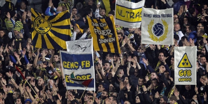 Fenerbahçe wint burenruzie na penalty's en pakt Supercup