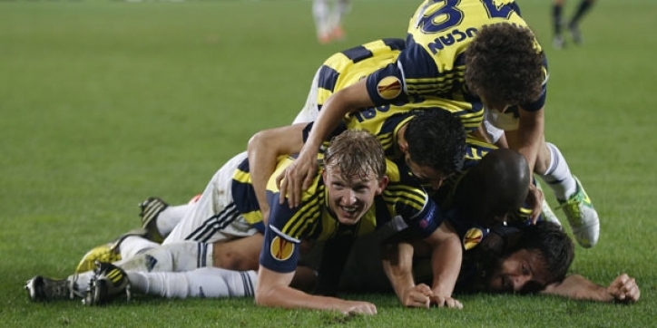 Fenerbahçe profiteert van misstappen concurrentie