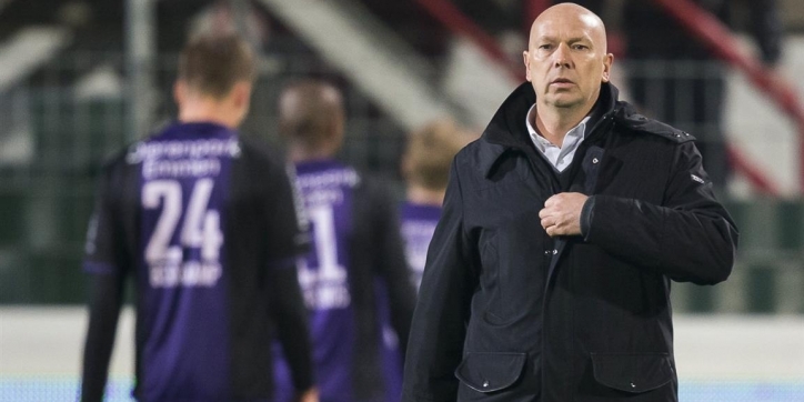 Emmen wil duidelijkheid van Bergkamp: "Lang gewacht"