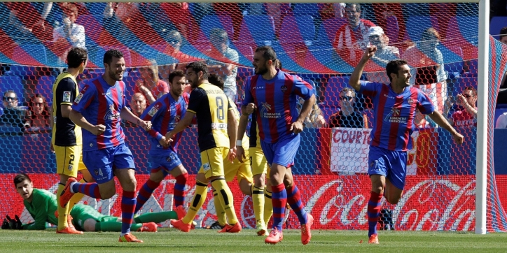 Laagvlieger Levante haalt Uche en Ramis bij selectie
