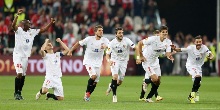 Sevilla pakt koppositie na overwinning op Cordoba