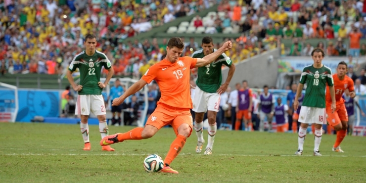 FIFA zendt zondagavond Nederland - Mexico (2014) uit