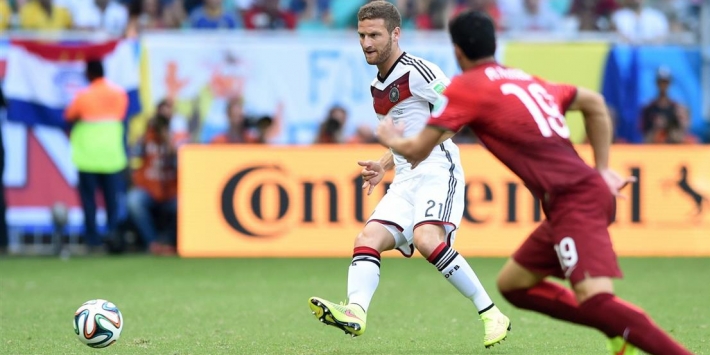 Valencia haalt wereldkampioen Mustafi binnen
