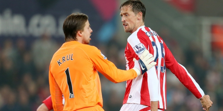Dubbel contractnieuws bij Stoke, Palace strikt Mutch