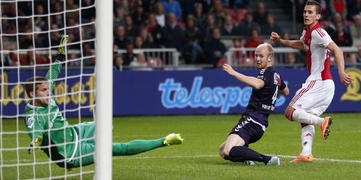 Ajax pakt zonder te overtuigen drie punten tegen Go Ahead