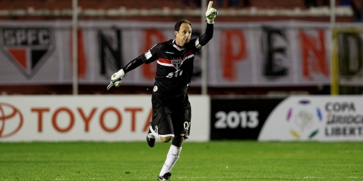 Doelman Rogerio Ceni neemt record over van Giggs
