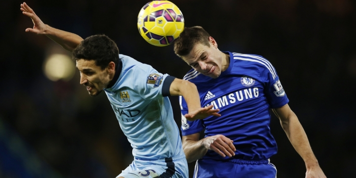 Azpilicueta langer bij Chelsea, Mertesacker op de weg terug