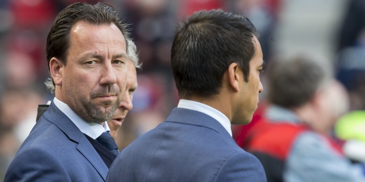 Video: Feyenoord neemt afscheid van ontslagen assistenten