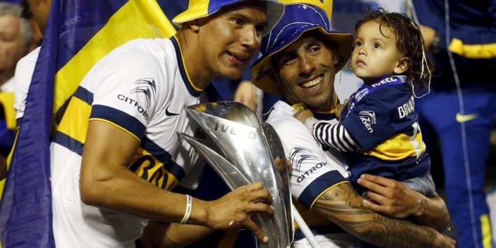 Teruggekeerde Tevez pakt landstitel met Boca Juniors