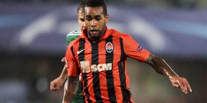 Braziliaan Teixeira voor recordbedrag naar China
