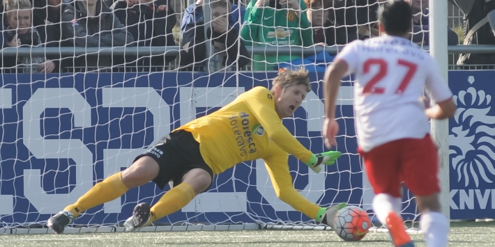 Prachtig: Van der Sar (45) stopt strafschop bij Noordwijk